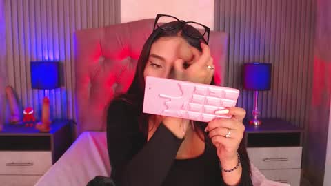 bonnali_lune online show from 11-07-25, 10:43