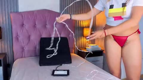 bonnali_lune online show from 04-19-26, 05:07