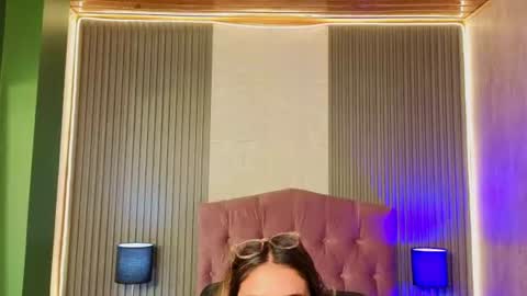 Snapshot of bonnali_lune chatting on 06-14-26, 04:36 bonnali_lune online show from 06-14-26, 04:36