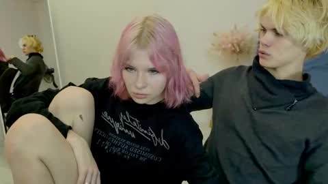 Jessy  Mark online show from 10-25-25, 05:08