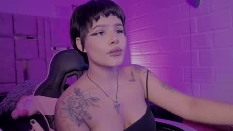 Snapshot of bonnie_anderson chatting on 06-17-26, 09:05 Bonnie Anderson online show from 06-17-26, 09:05