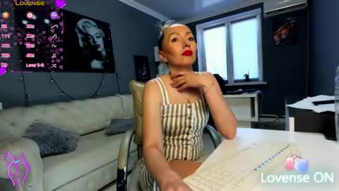 Snapshot of bonnie_annd_clyde chatting on 06-10-26, 01:21 bonnie_annd_clyde online show from 06-10-26, 01:21