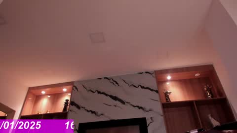 Snapshot of bonnie_luxury chatting on 01-17-25, 08:34 Bonnie Luxury online show from 01-17-25, 08:34