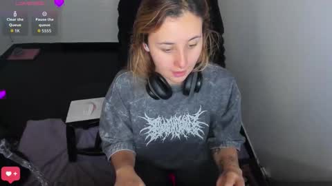 Bonnie Help me reach 500 likes online show from 02-05-26, 09:19