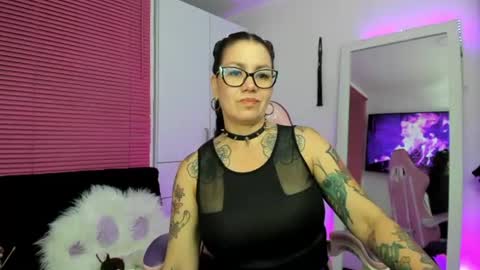 Snapshot of bonnie_ray40 chatting on 07-11-26, 03:53 bonnie online show from 07-11-26, 03:53