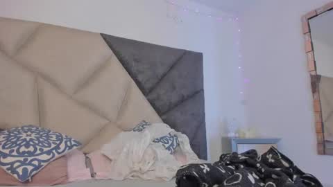 Snapshot of bonniecute_ chatting on 06-11-26, 12:08 online show from 06-11-26, 12:08