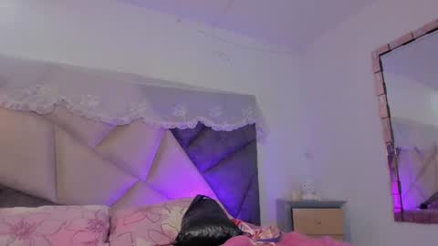 Snapshot of bonniecute_ chatting on 06-26-26, 12:48 online show from 06-26-26, 12:48