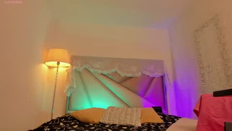 Snapshot of bonniecute_ chatting on 06-28-26, 02:06 online show from 06-28-26, 02:06
