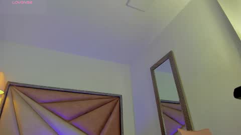 Snapshot of bonniecute_ chatting on 07-08-26, 12:15 online show from 07-08-26, 12:15