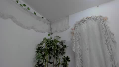 Snapshot of bonniecute_ chatting on 07-10-26, 12:37 online show from 07-10-26, 12:37