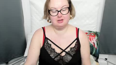 Bonnie online show from 04-10-26, 05:45