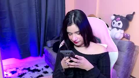 Snapshot of bonnietaylor1 chatting on 07-16-26, 12:27 Karen online show from 07-16-26, 12:27