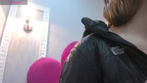 Bonnie online show from 04-20-26, 01:58