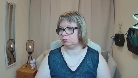 Snapshot of bonnnyboobsy chatting on 05-16-26, 12:04 bonnnyboobsy online show from 05-16-26, 12:04