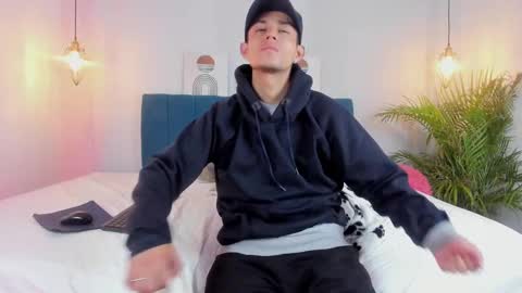 bonny_and_carrot online show from 02-19-25, 01:40