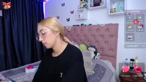 Soffy Brooks Independent model online show from 01-16-26, 04:49