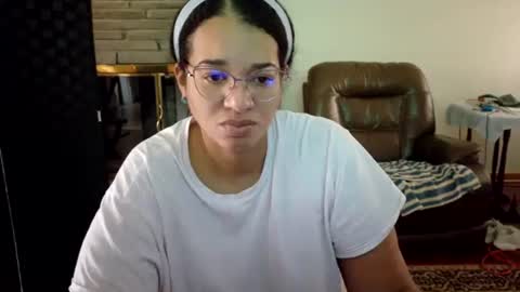 Queen Bon Vivantt online show from 12-01-25, 02:00