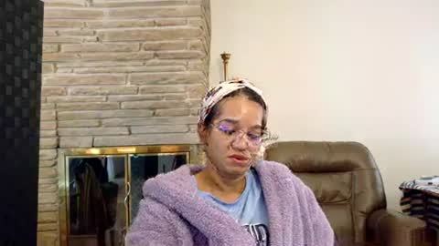 Queen Bon Vivantt online show from 01-15-26, 04:33