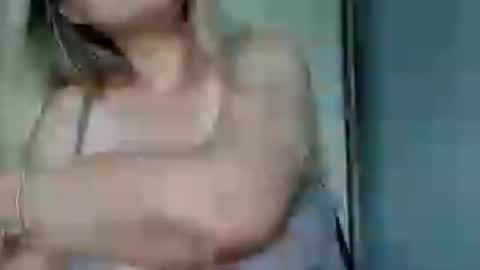 Snapshot of boobly_tits chatting on 06-18-26, 11:14 Alice online show from 06-18-26, 11:14