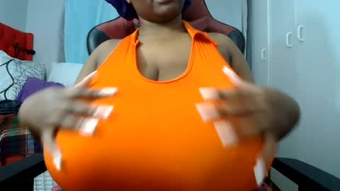 Snapshot of boobygoddessxxx chatting on 06-11-26, 10:41 boobygoddessxxx online show from 06-11-26, 10:41