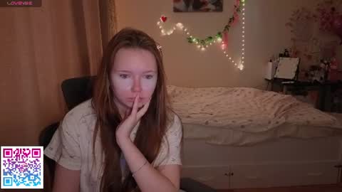 Snapshot of booozekirs_ chatting on 06-11-26, 03:04 Milena online show from 06-11-26, 03:04