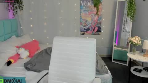 Snapshot of booozekirs_ chatting on 06-17-26, 02:58 Milena online show from 06-17-26, 02:58