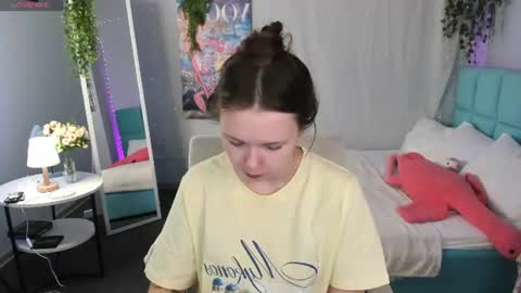 Snapshot of booozekirs_ chatting on 06-22-26, 03:08 Milena online show from 06-22-26, 03:08