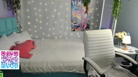 Snapshot of booozekirs_ chatting on 06-22-26, 03:25 Milena online show from 06-22-26, 03:25
