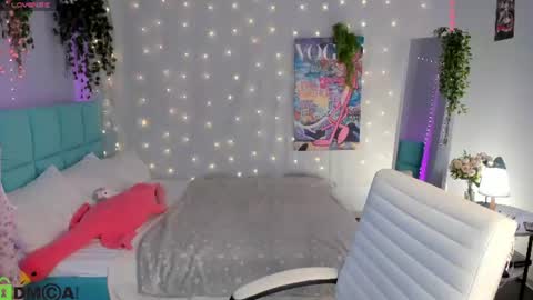 Snapshot of booozekirs_ chatting on 06-23-26, 02:53 Milena online show from 06-23-26, 02:53