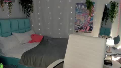 Snapshot of booozekirs_ chatting on 07-09-26, 02:59 Milena online show from 07-09-26, 02:59