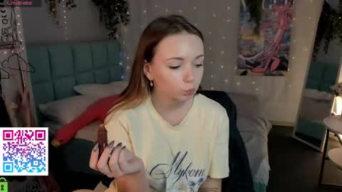 Snapshot of booozekirs_ chatting on 07-21-26, 02:58 Milena online show from 07-21-26, 02:58