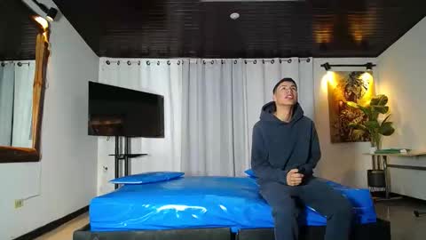 Snapshot of boranget chatting on 05-08-26, 11:37 boranget online show from 05-08-26, 11:37