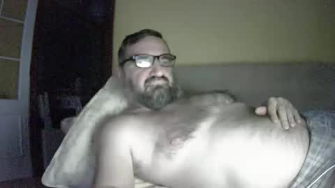 Snapshot of bostek chatting on 10-28-25, 02:15 bostek online show from 10-28-25, 02:15