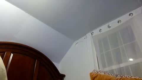 Snapshot of bottom_boiz chatting on 12-18-24, 09:58 Rue online show from 12-18-24, 09:58