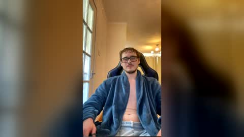 bottombrit02 online show from 06-22-26, 11:51