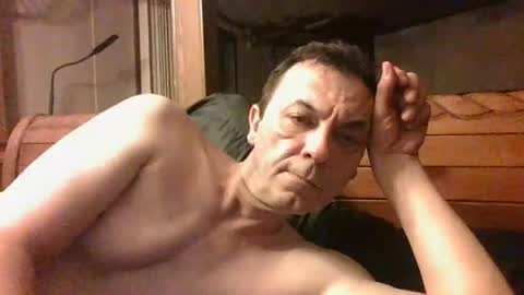 Snapshot of bottomcdforoldersc chatting on 07-18-26, 09:46 James online show from 07-18-26, 09:46