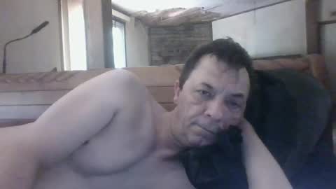 Snapshot of bottomcdforoldersc chatting on 07-29-26, 05:55 James online show from 07-29-26, 05:55
