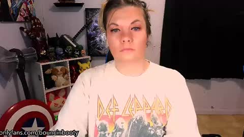 Snapshot of bouncinbooty chatting on 02-14-25, 05:19 Pumpkin Butt online show from 02-14-25, 05:19