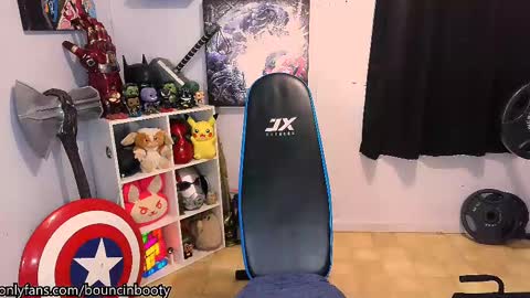 Snapshot of bouncinbooty chatting on 02-26-25, 04:47 Pumpkin Butt online show from 02-26-25, 04:47