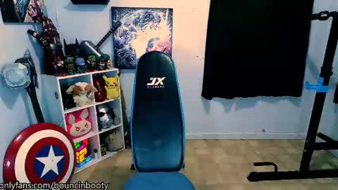 Snapshot of bouncinbooty chatting on 03-03-25, 04:03 Pumpkin Butt online show from 03-03-25, 04:03