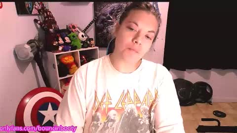 Snapshot of bouncinbooty chatting on 10-20-25, 03:18 Pumpkin Butt online show from 10-20-25, 03:18