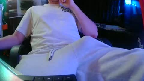 Bowerboi1217 online show from 12-22-25, 02:08