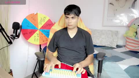 Snapshot of boy_andy__ chatting on 01-04-25, 07:44 Aaron online show from 01-04-25, 07:44