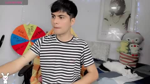 Snapshot of boy_andy__ chatting on 01-08-25, 05:26 Aaron online show from 01-08-25, 05:26