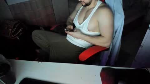 boy_boy22 online show from 12-16-25, 06:24