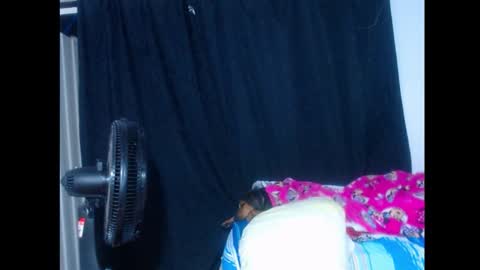 Snapshot of boy_king18 chatting on 10-29-25, 10:06 boy_king18 online show from 10-29-25, 10:06