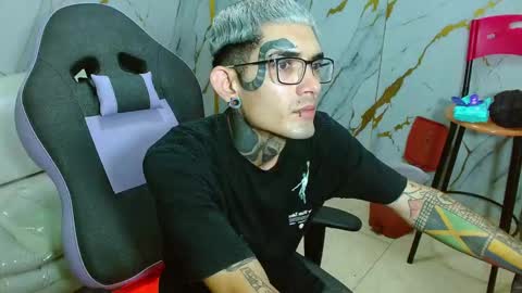boy_tatto77 online show from 02-05-26, 07:07