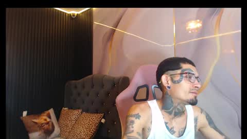 boy_tatto77 online show from 05-19-26, 11:22