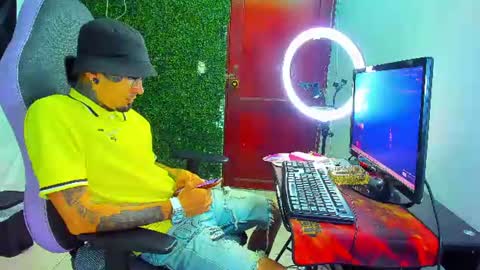 boy_tatto777 online show from 07-25-26, 02:53