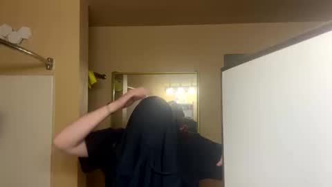 Snapshot of boyandfriend chatting on 03-06-25, 11:58 clay online show from 03-06-25, 11:58